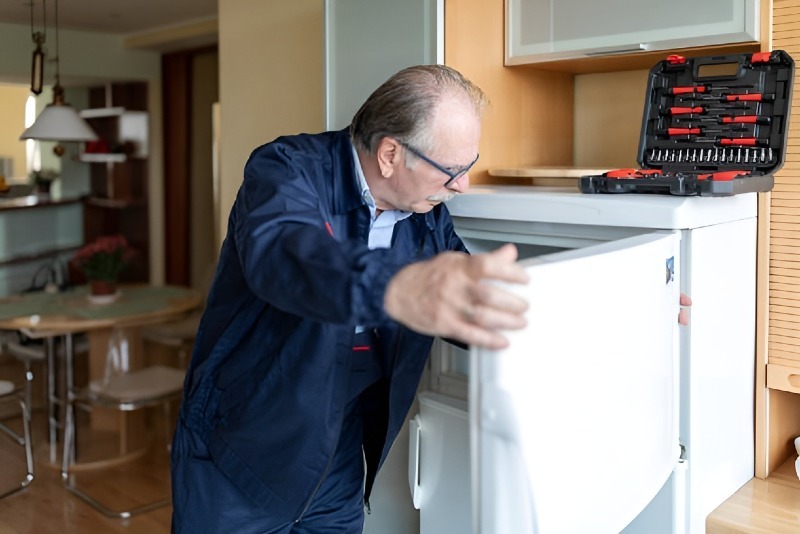 Refrigerator repair in North Tustin